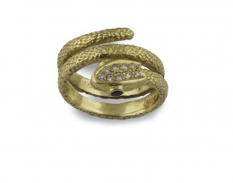 789.  Sortija en forma de serpiente con cabeza de brillantes y ojos de rubí.