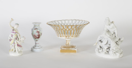 1137.  “Alegoría del Amor”Figura de porcelana esmaltada.Chelsea, S. XVIII.