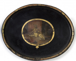 637.  Bandeja oval de latón pintado y dorado, con reserva decorativa de unos perros.Inglaterra, S. XIX.