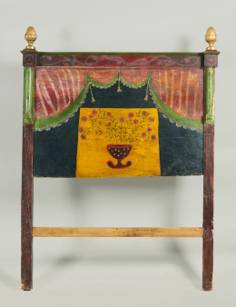 737.  Cabecero Carlos IV de madera policromada y dorada.Trabajo español, pp. del S. XIX.