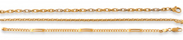 613.  Conjunto de tres pulseras de cadena en oro de 18K con eslabones de distintos tipos.