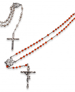 581.  Lote de dos rosarios en plata.