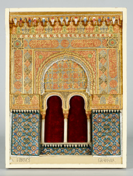 1126.  F. Torres. Modelo de la puerta de la Alhambra en yeso policromado y alabastro.pp. del S. XX.