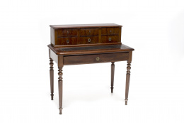 477.  Mesa escritorio Luis Felipe en madera de caoba y palma de caoba.Francia, segunda mitad s. XIX.