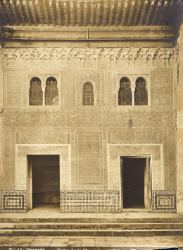 1123.  Lotes de cinco fotografías de la Alhambra de granada..