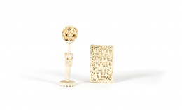 1085.  Tarjetero de marfil tallado con escena de la vida cotidiana.Trabajo cantonés, china, mediados del S. XIX.