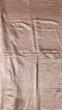 968.  Colcha en seda raso rosa, pp, del S. XX