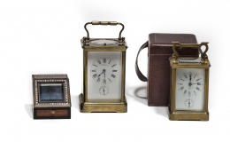 1131.  Caja para reloj Napoleón III de madera e incrustaciones metálicas.Francia, S. XIX.