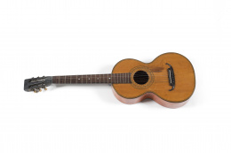 966.  Guitarra de época romántica.h.1830 o posterior.
