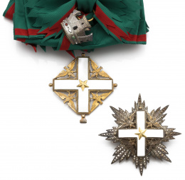 766.  Gran cruz y placa de la Orden del Mérito de la República Italiana. En plata y esmalte