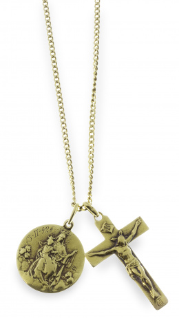 675.  Cadena con cruz y medalla colgante