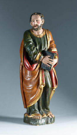 1081.  “San Mateo” Escultura en madera tallada, estucada y policromada.Escuela castellana, S. XVII