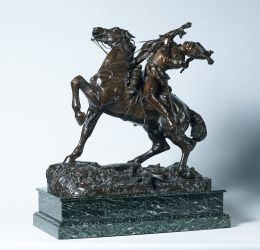 497.  Arthur Jacques Leduc (1848-1918).Le Parte-Etendard de ReichsoffenBronce patinado.Firmada y fechada, 1873..