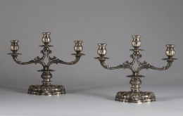 476.  Pareja de candelabros, estilo Luis XVI de tres luces ley 925 sterling.Orfebre Italiano, Roma, Fornari,  h.1910.
