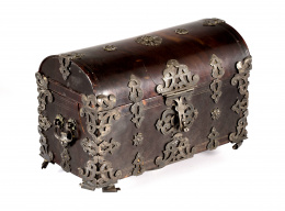 448.  Arqueta de carey con aplicaciones de plata.Trabajo mejicano, S. XVII - XVIII. .