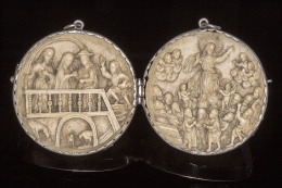 451.  Díptico de plata y marfil, representada la visitación y la asunción de la virgen.Virreinato del Perú, Quito pp. s.XVIII .