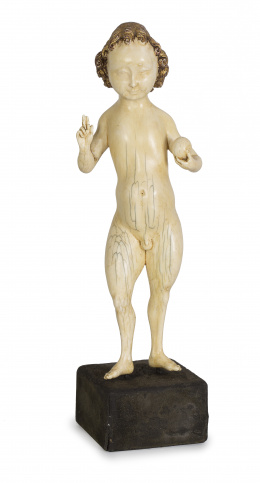 967.  “Niño Jesús como Salvator Mundi”  escultura de bulto redondo en marfil tallado y parcialmente dorado. Escuela de Malinas S. XV-XVI.