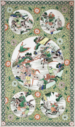 1033.  Placa rectangular en porcelana de la “Familia verde”, siguiendo modelos Kangxi.China, S. XX