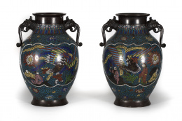 938.  Pareja de jarrones en bronce esmaltados en “cloisonné”China, finales S. XIX
