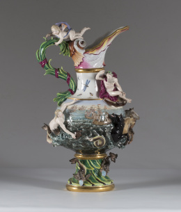 435.  “Ewer” o jarro de porcelana esmaltada, representa una alegoría del agua.Meissen, mediados del S. XIX.