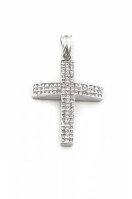 609.  Cruz colgante con 108 diamantes talla princesa que suman 2 ct con engaste engaste invisible.