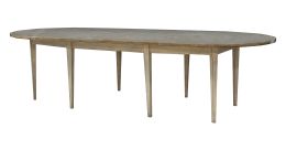 725.  Mesa de comedor moderna de madera decapada de estilo Carlos IV.