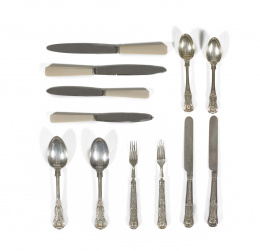 1127.  Juego de merienda inglés de plata, con marcas.Sheffield 1862 y Londres, 1854.