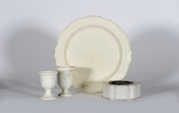 1260.  Dos ánforas de cerámica esmaltada, S. XIX.