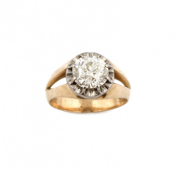 714.  Sortija con solitario de brillante con un peso estimado de 1,65 ct