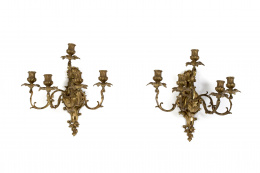 1038.  Pareja de apliques de dos brazo de luz de estilo Luis XV.Francia, S. XIX.