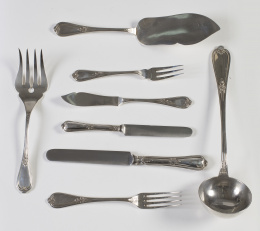 995.  Cubertería de plata en su color.Durán, S. XX..