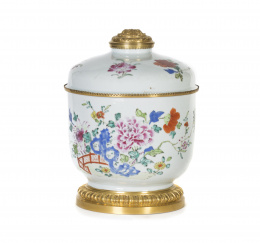 947.  Tibor de porcelana Compañía de Indias “familia rosa”China, S. XVIII. 