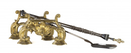 1030.  Pareja de “chenets” de bronce dorado de estilo Luis XV. Francia, S. XIX.