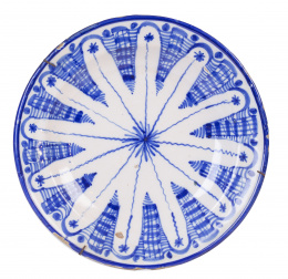 988.  Plato de cerámica esmaltada en azul de cobalto, S. XIX.