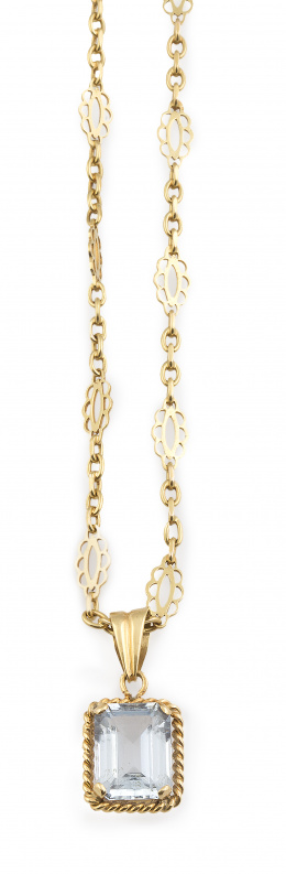 195.  Colgante de espinela de talla rectagular con marco de cordoncillo y cadena de eslabones en forma de flor