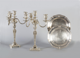 705.  Pareja de candelabros-candeleros eduardinos, de estilo Jorge III.Mappin & Webb, Sheffield, 1905.