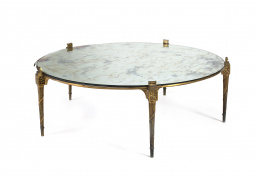 806.  Mesa de centro estilo Luis XVI en bronce y espejo.S. XX.