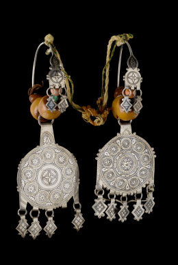 137.  Pendientes “Tizadad”