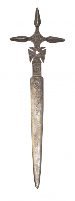 170.  Lote formado por Daga Mauritania y daga tuareg