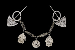 110.  Fíbula “Khal” con pectoral de Túnez