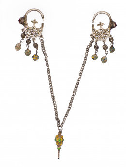 151.  Pendientes “Tikhoursin”