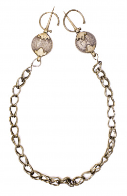 115.  Pectoral con fíbulas de Amadeo I