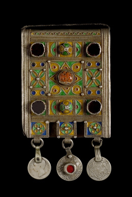 1.  Caja porta-amuletos “herz”
