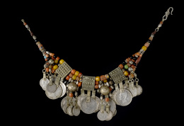 49.  Tambrist de tres “herz”