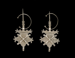 80.  Lote formado por dos pares de fíbulas. 