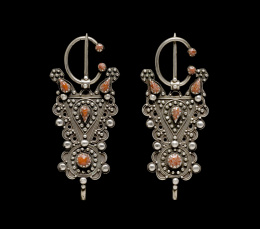 87.  Fíbulas Ibizem