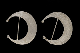 95.  Fíbulas “Khalal aftah”