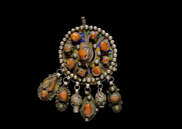 105.  Fíbula “Tabzimt”