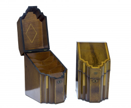 1124.  Pareja de “cutlery boxes” Jorge III de madera de palma de caoba, caoba y marquetería.Inglaterra, 1760 - 1820..