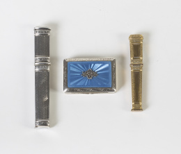 1283.  Alfiletero en oro, con decoración grabadaTrabajo francés ffs. del, S. XVIII.